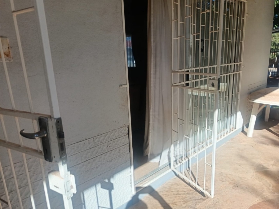 4 Bedroom Property for Sale in Heuwelsig Northern Cape
